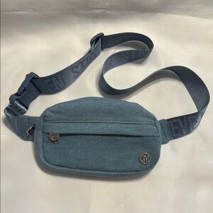 Steve Madden Versatile Belt Bag with Adjustable Strap Blue GUC